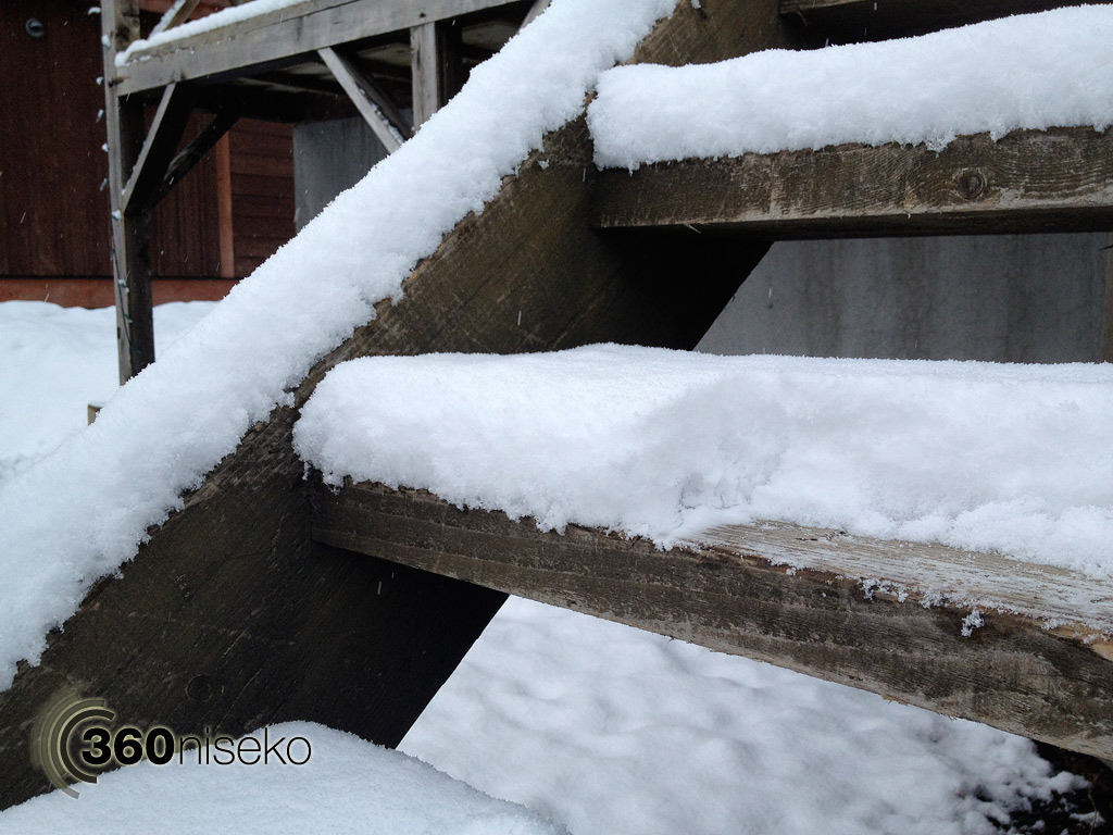10cm of fresh on the steps, 20 April 2013
