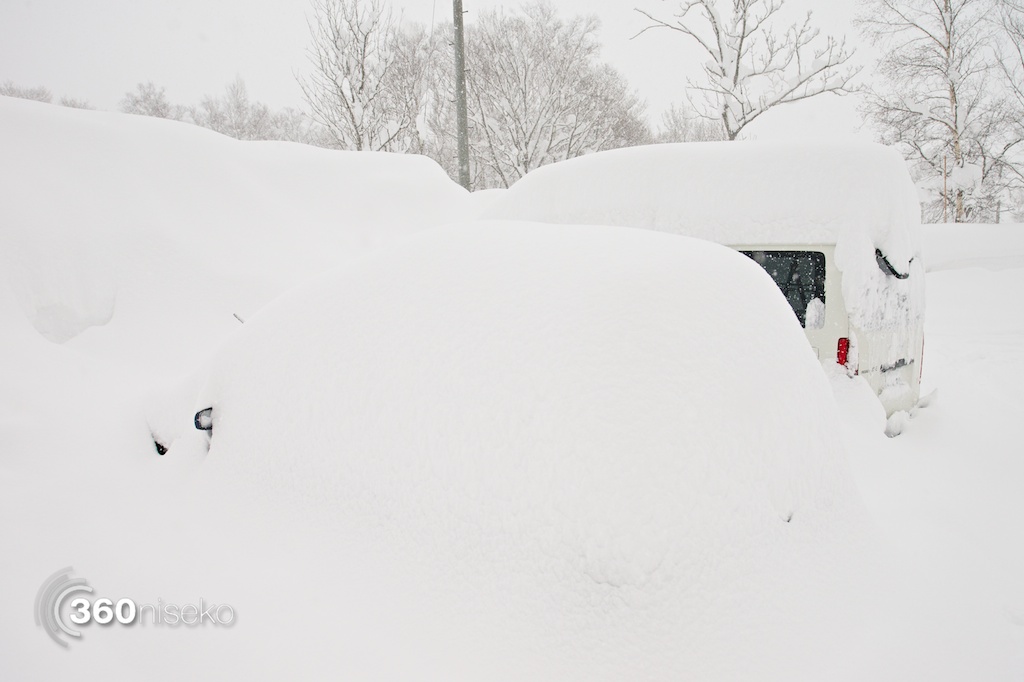 Niseko-Street-January-2014-Buried-Cars